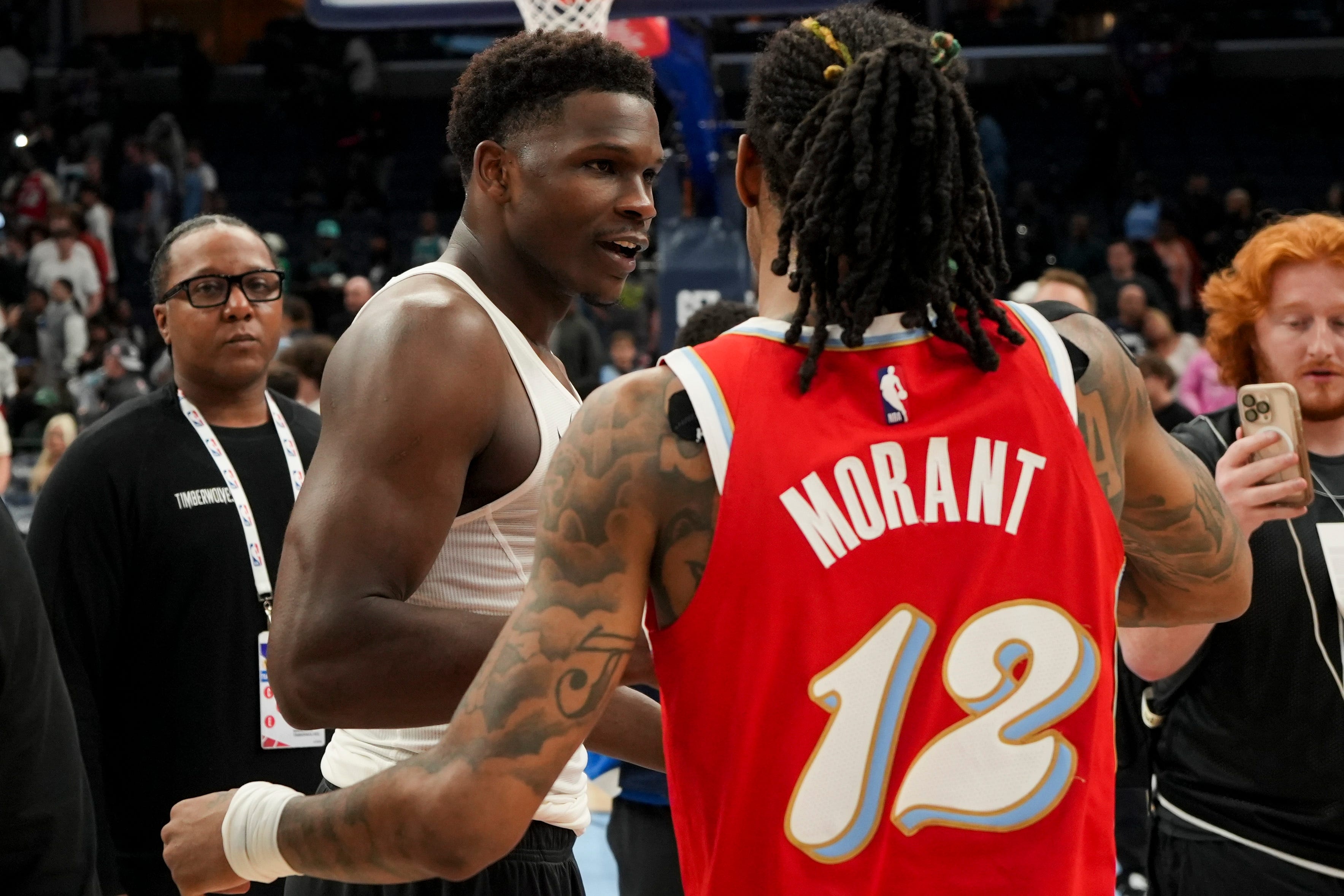 开云电子-Shams：若扩军成功新增两队将划入西部 森林狼或灰熊将被划入东部